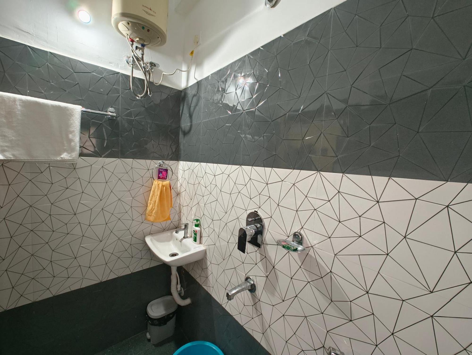 Anjali Homestay - 10 Mins From Airport Siliguri Eksteriør billede